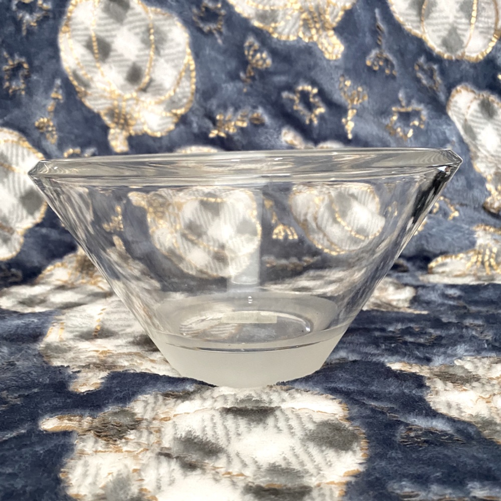 Vera Wang Wedgewood Illusion 7 ½ inch Bowl